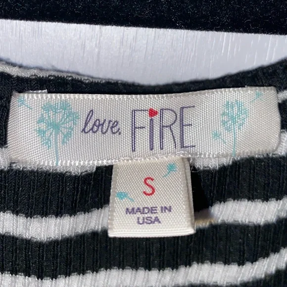 Women’s Love Fire Black & White Striped Short Sleeve Skater Dress -Size Junior S - Picture 3 of 4